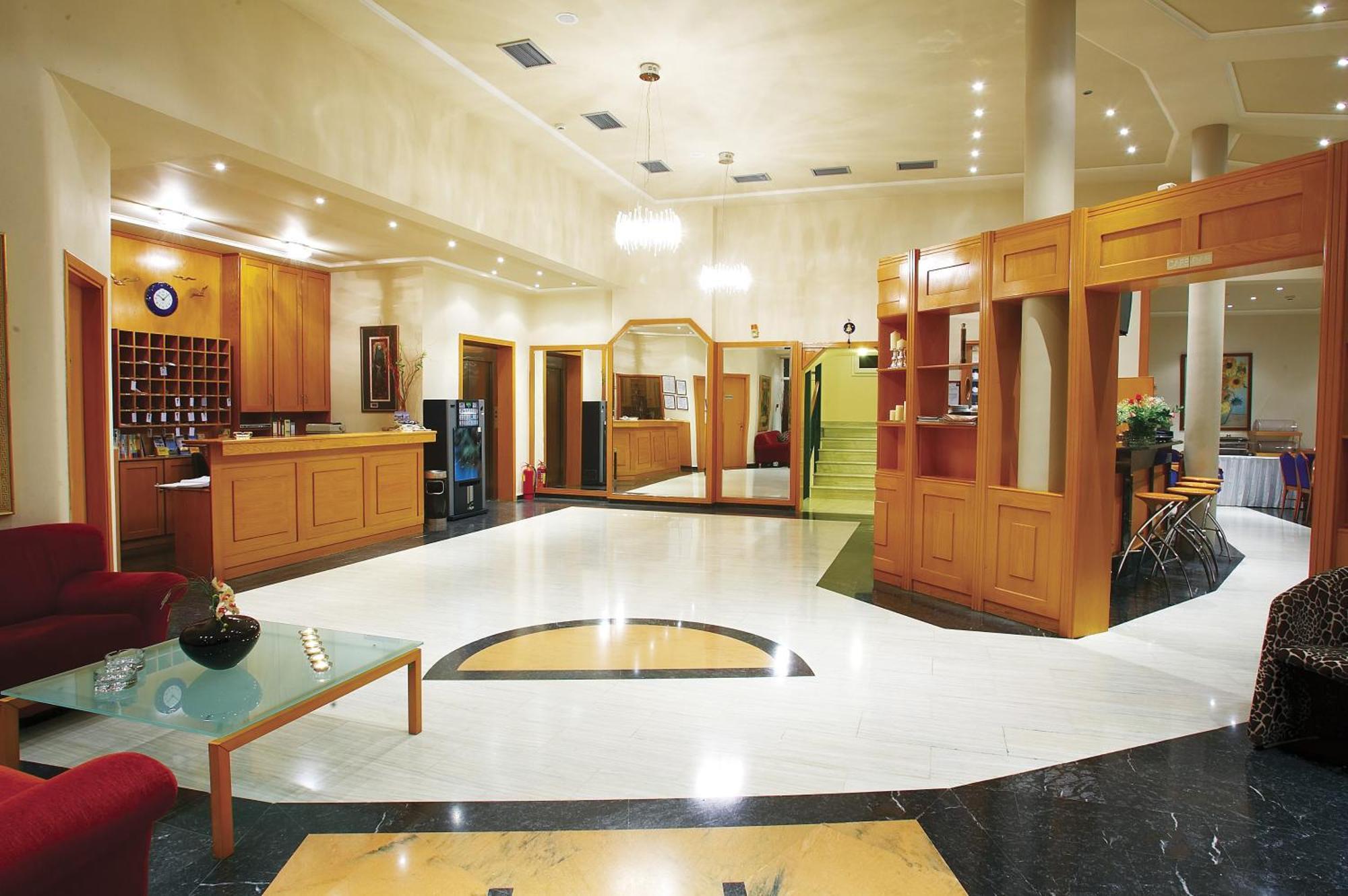 Iris Hotel ثيرمي المظهر الخارجي الصورة