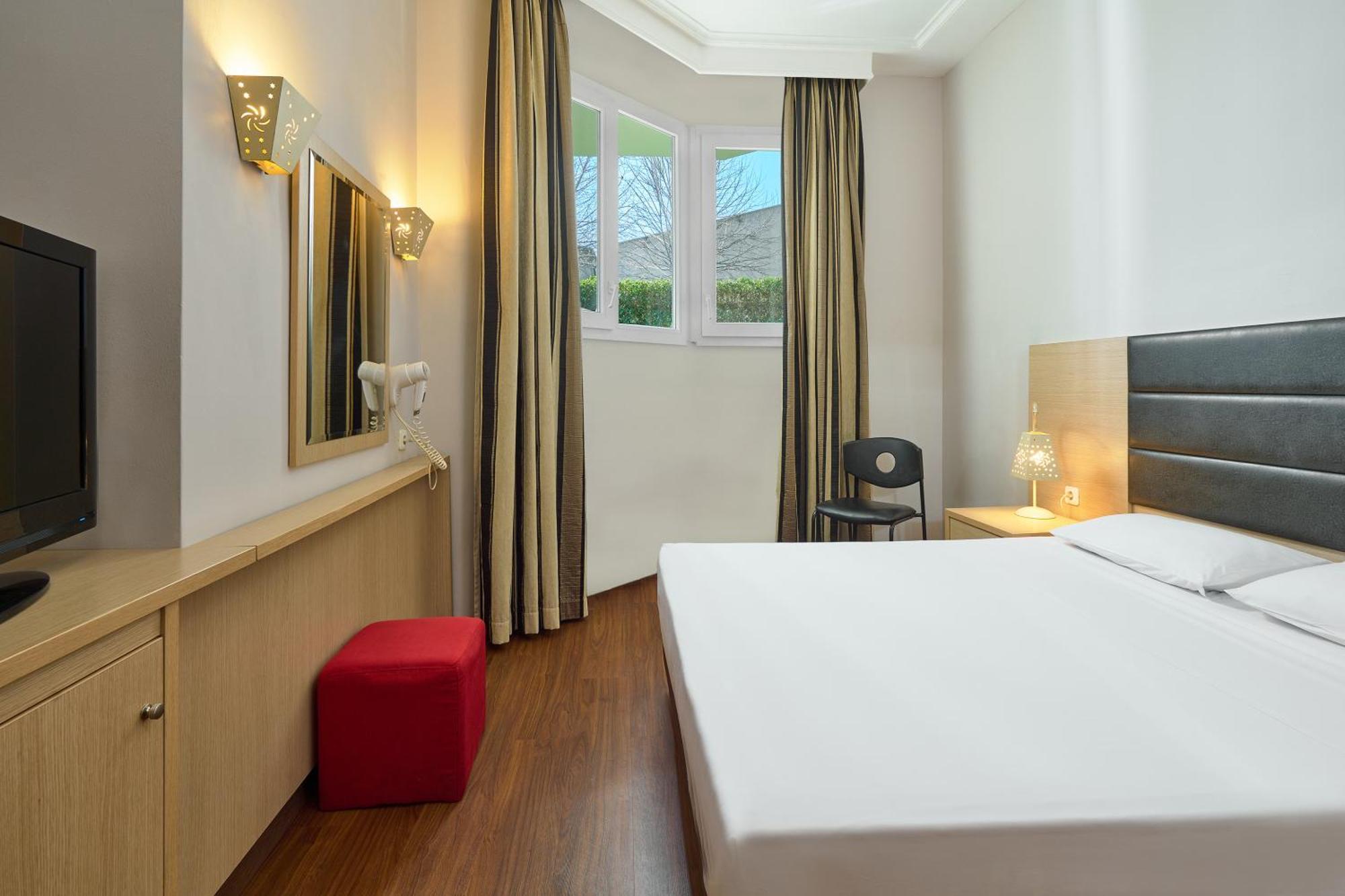 Iris Hotel ثيرمي المظهر الخارجي الصورة