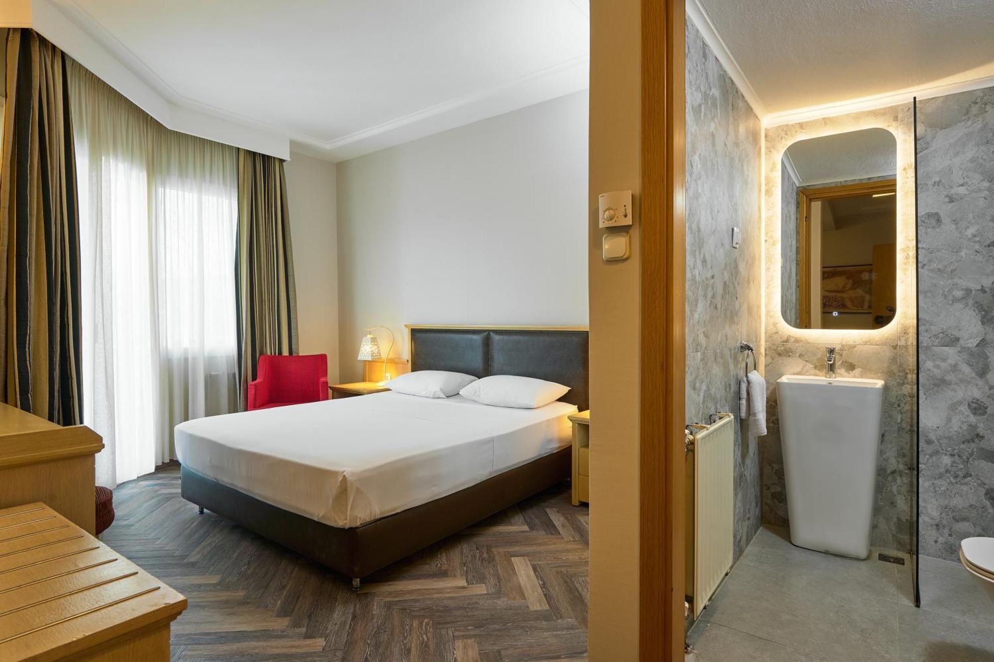 Iris Hotel ثيرمي المظهر الخارجي الصورة