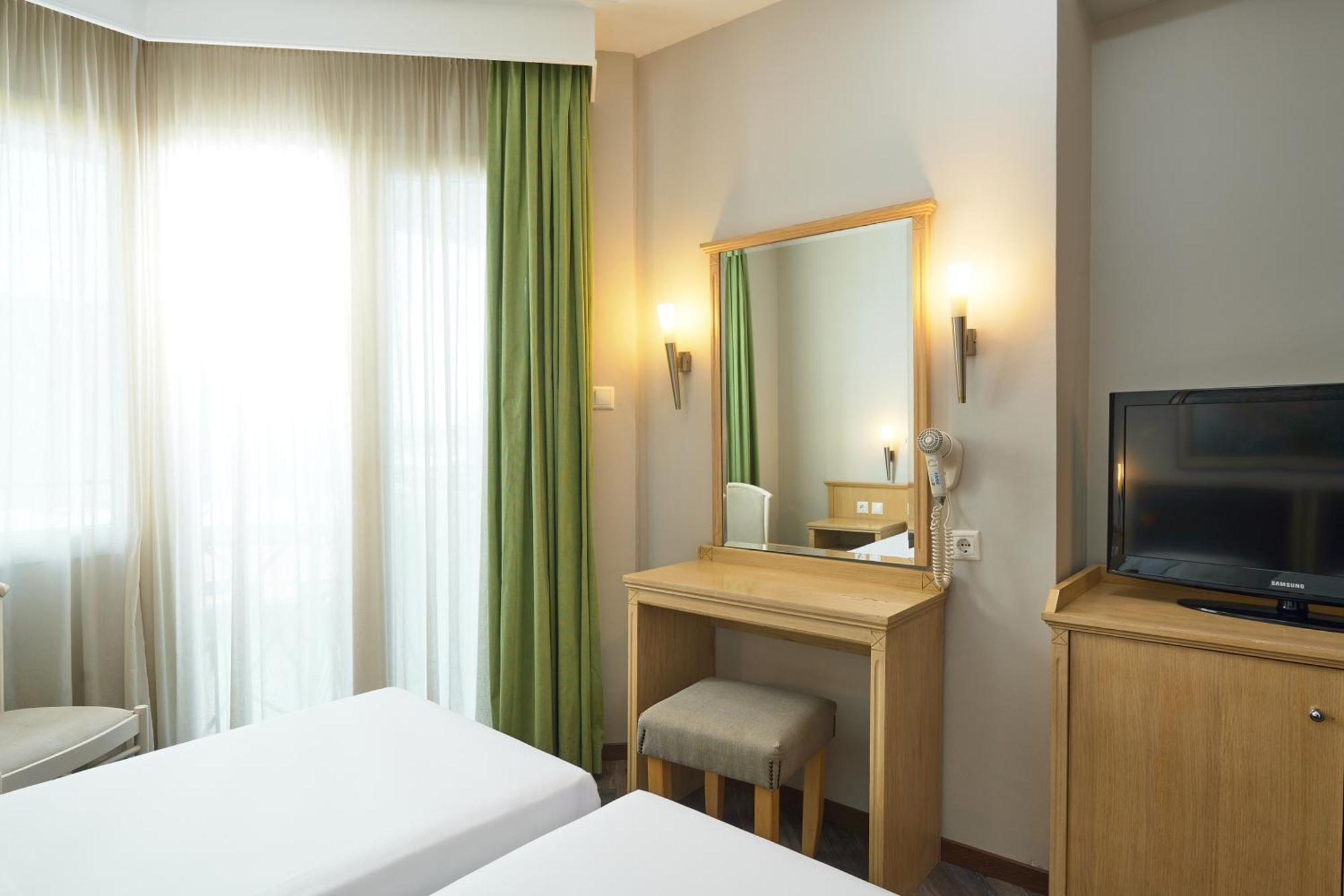 Iris Hotel ثيرمي المظهر الخارجي الصورة