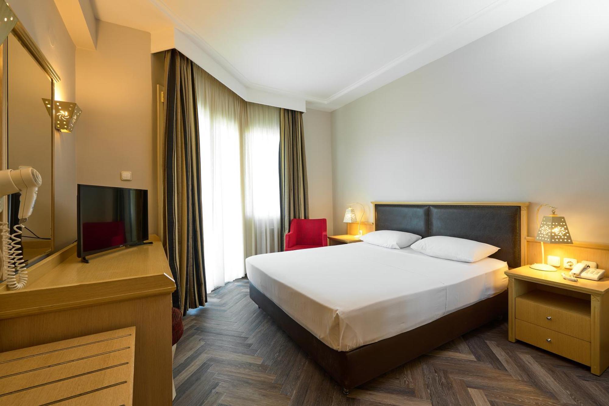 Iris Hotel ثيرمي المظهر الخارجي الصورة