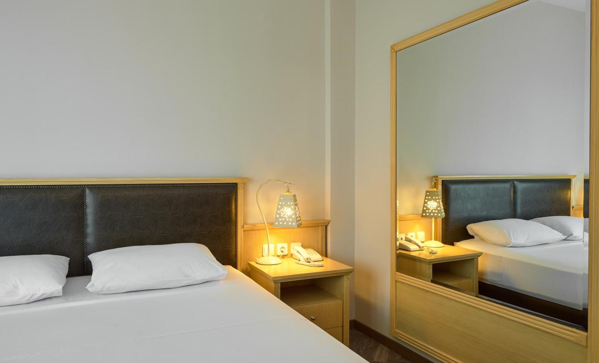 Iris Hotel ثيرمي المظهر الخارجي الصورة